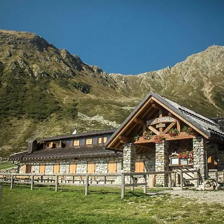 Hotel Alpen Garten Margherita Rumo